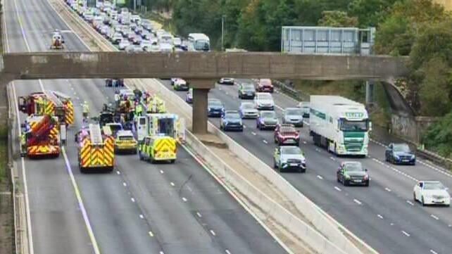 multi-vehicle collision closes section of m1 southbound in bedfordshire