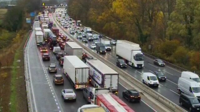 multi-vehicle collision closes section of m1 southbound in bedfordshire