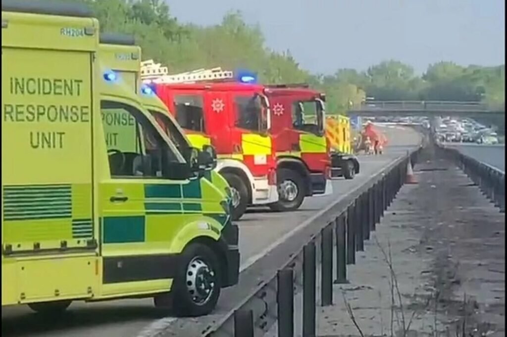 multi-vehicle collision closes section of m1 southbound in bedfordshire