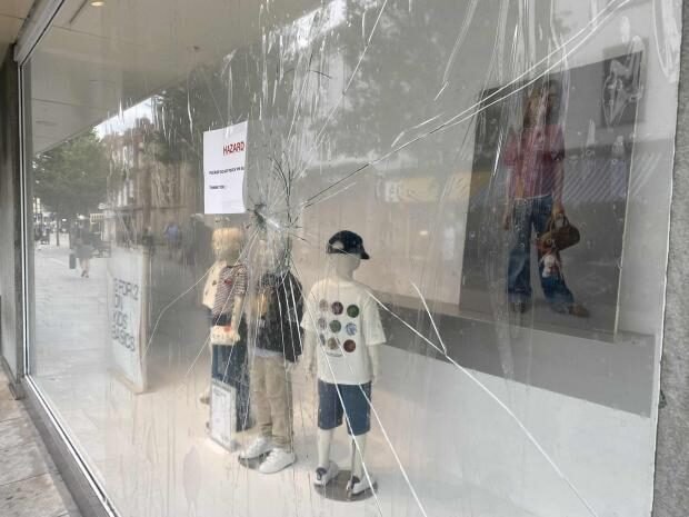 h&m worcester windows smashed