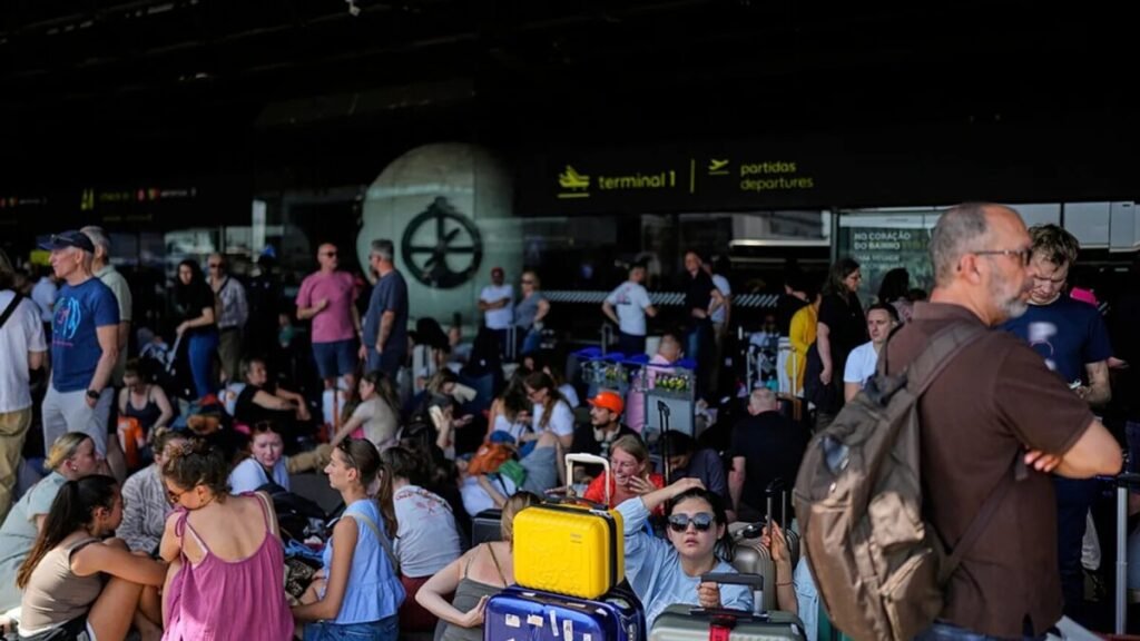 spain tourist flight cancellations